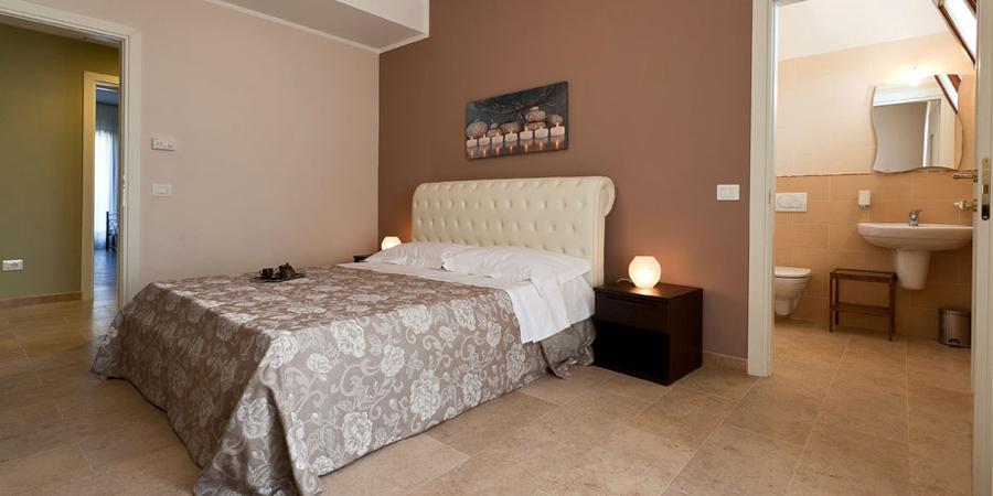Hotel La Campana Casarano Eksteriør billede